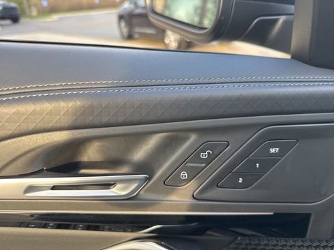 Used 2025 BMW X2 xDrive28i AWD/4WD image 11