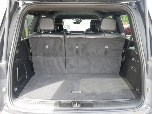 Used 2022 Jeep Wagoneer Series III w/ Rear Seat Video Group 1 AWD/4WD image 12