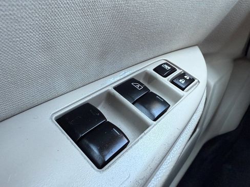 Used 2010 Subaru Outback 3.6R Premium image 22