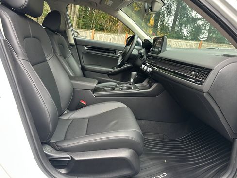 Used 2024 Honda Civic EX-L image 10