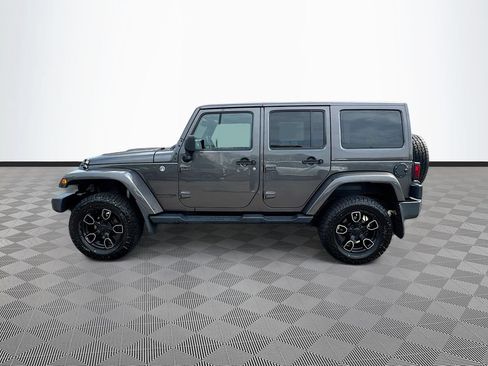 Used 2018 Jeep Wrangler Unlimited Sahara w/ Dual Top Group AWD/4WD image 34