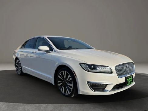 Used 2017 Lincoln MKZ Reserve image 4