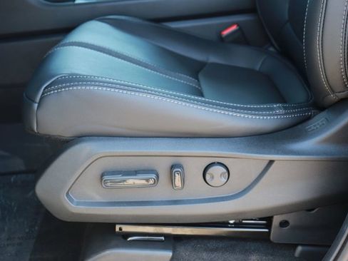 New 2025 Honda Pilot Touring image 9