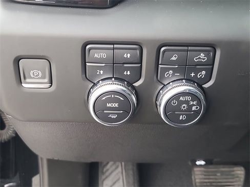 Used 2024 GMC Sierra 2500 AT4 w/ AT4 Premium Plus Package image 23