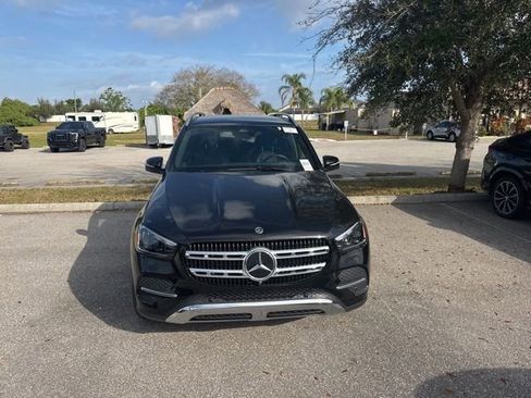 Used 2025 Mercedes-Benz GLE 350 4MATIC image 2