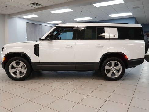 Used 2024 Land Rover Defender 130 S image 2