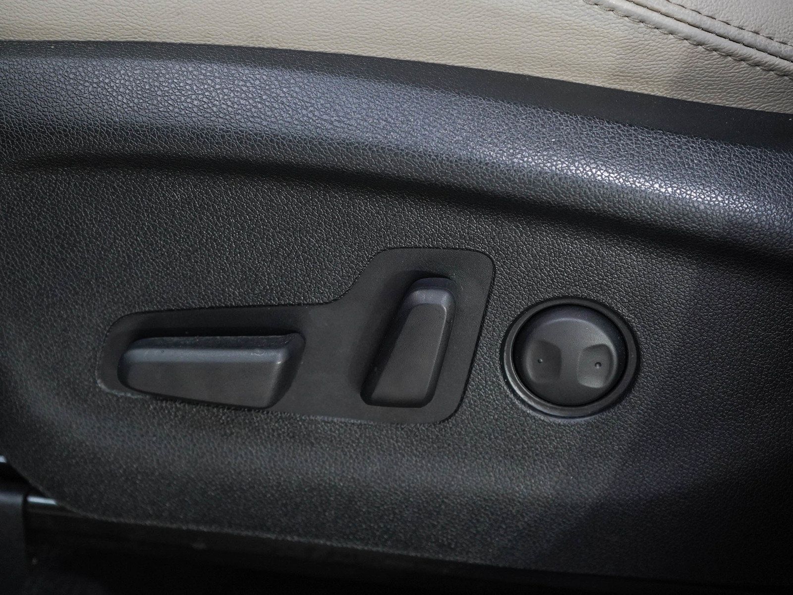 Used 2020 Kia Sorento EX AWD/4WD image 24