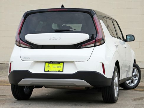 Used 2025 Kia Soul S FWD image 4