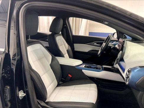 Used 2025 Chevrolet Equinox EV LT w/ Convenience Package AWD/4WD image 11