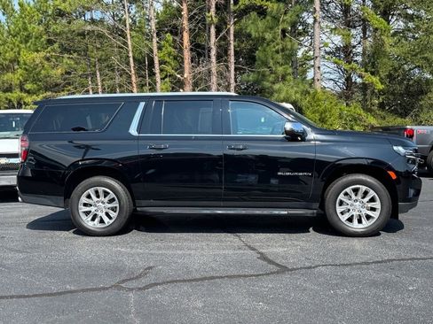 Used 2024 Chevrolet Suburban Premier image 2