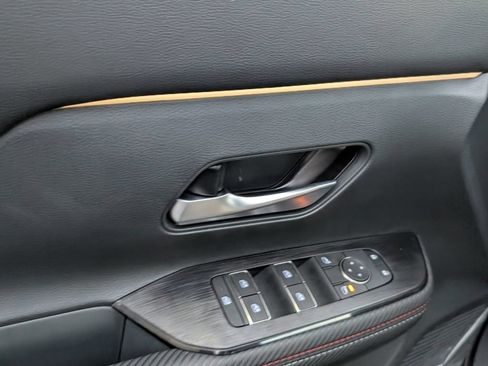 New 2025 Nissan Kicks SR FWD image 6