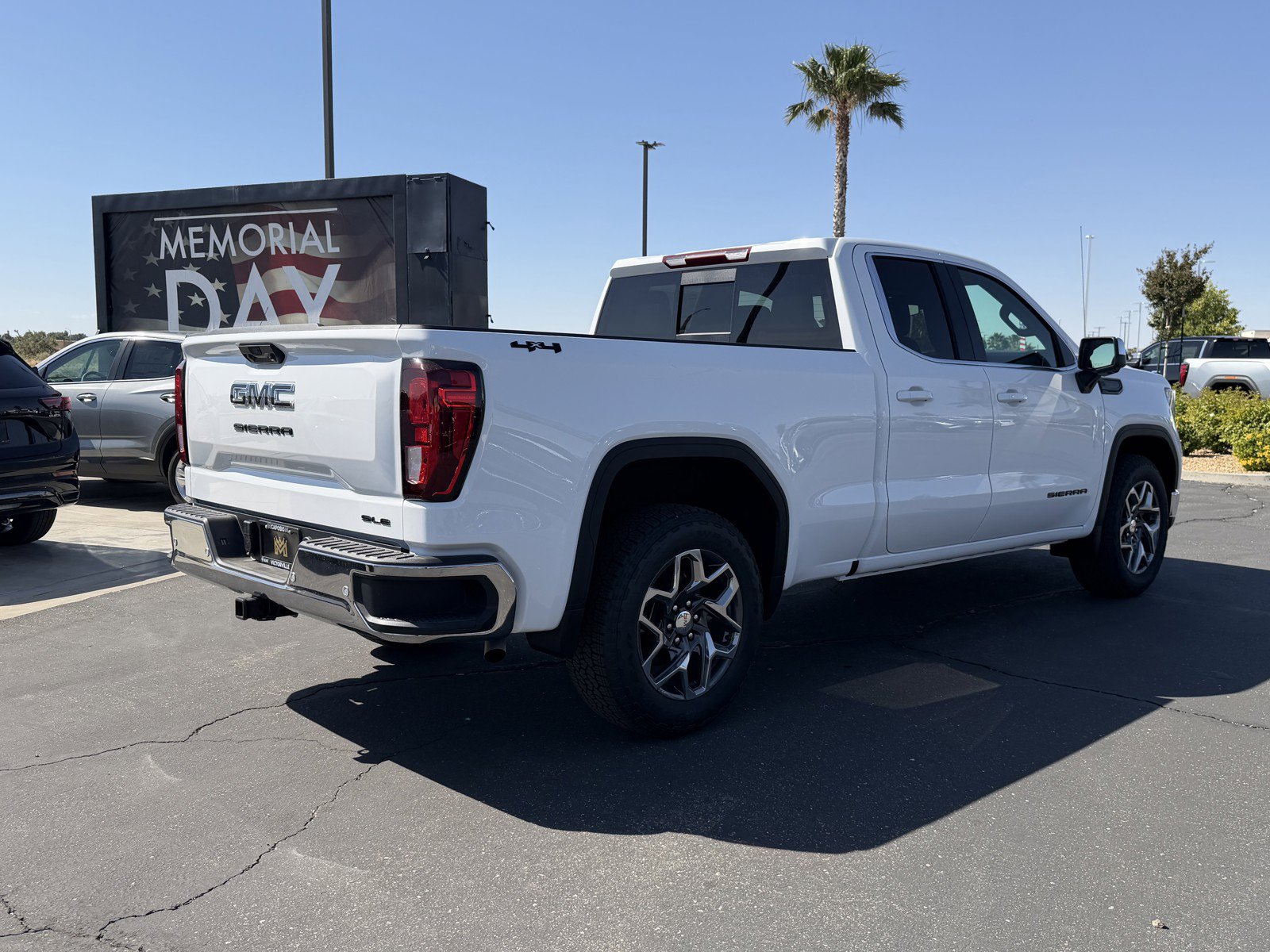 New 2026 GMC Sierra 1500 SLE w/ Preferred Package AWD/4WD image 6