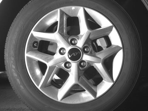 Used 2025 Kia Soul LX w/ LX Technology Package FWD image 13