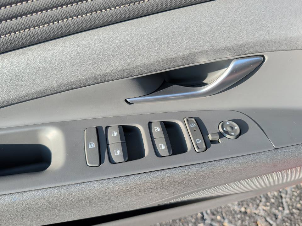 Certified 2025 Hyundai Elantra Sport FWD image 32