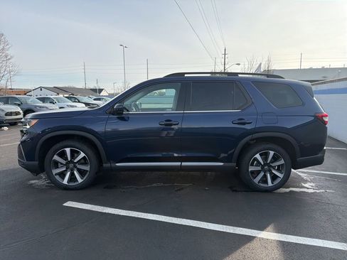 Certified 2025 Honda Pilot Touring image 2