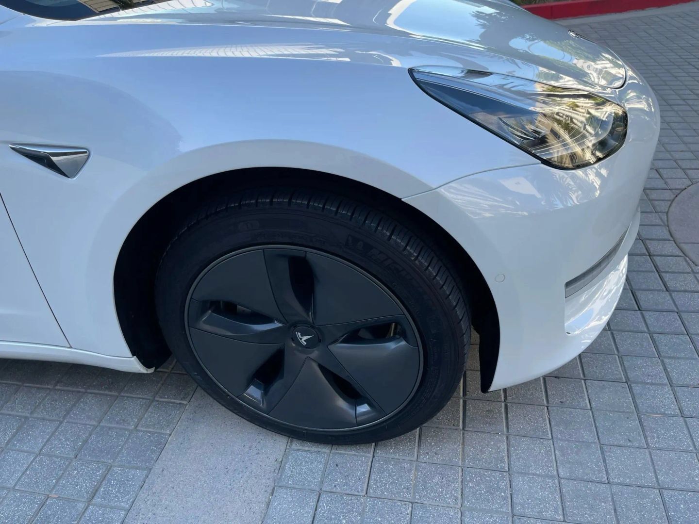 Used 2018 Tesla Model 3 Long Range RWD image 17