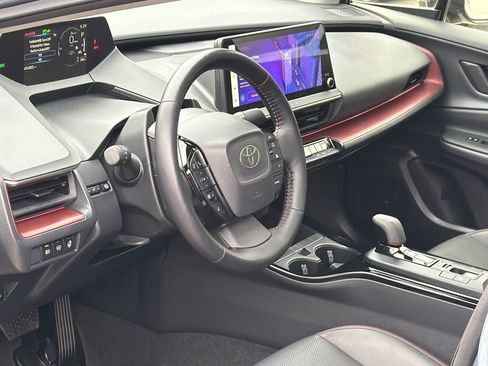 Used 2024 Toyota Prius Prime FWD image 16