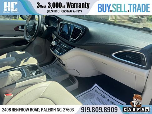 Used 2020 Chrysler Pacifica Limited FWD image 19