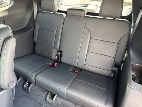 Used 2025 Buick Enclave Sport Touring FWD image 31