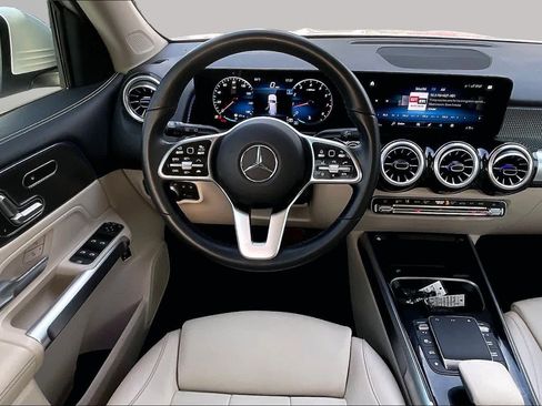 Used 2023 Mercedes-Benz GLB 250 4MATIC image 6