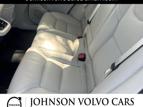 Used 2023 Volvo XC60 B5 Ultimate w/ Protection Package Premier AWD/4WD image 9