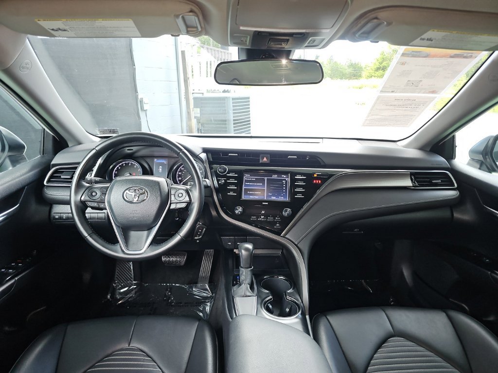 Used 2020 Toyota Camry SE FWD image 16