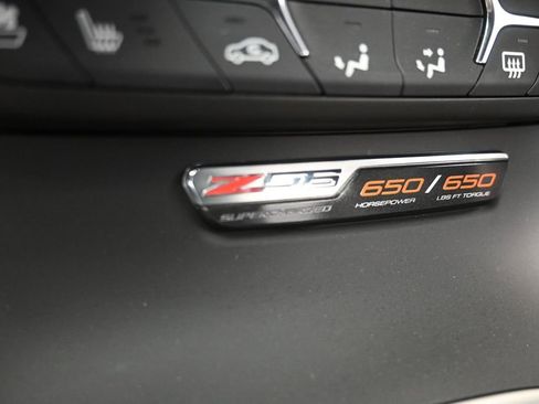 Used 2016 Chevrolet Corvette Z06 w/ 3LZ Preferred Equipment Group RWD image 33