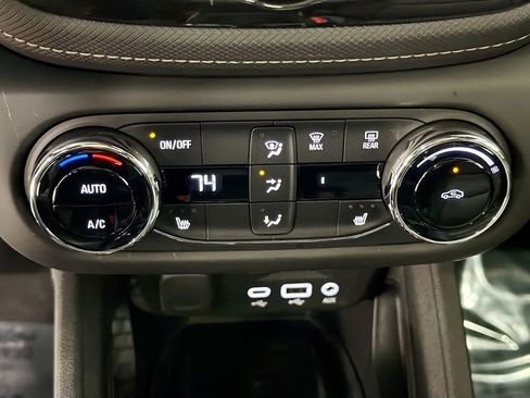 Used 2023 Chevrolet TrailBlazer ACTIV w/ Sun and Liftgate Package image 16