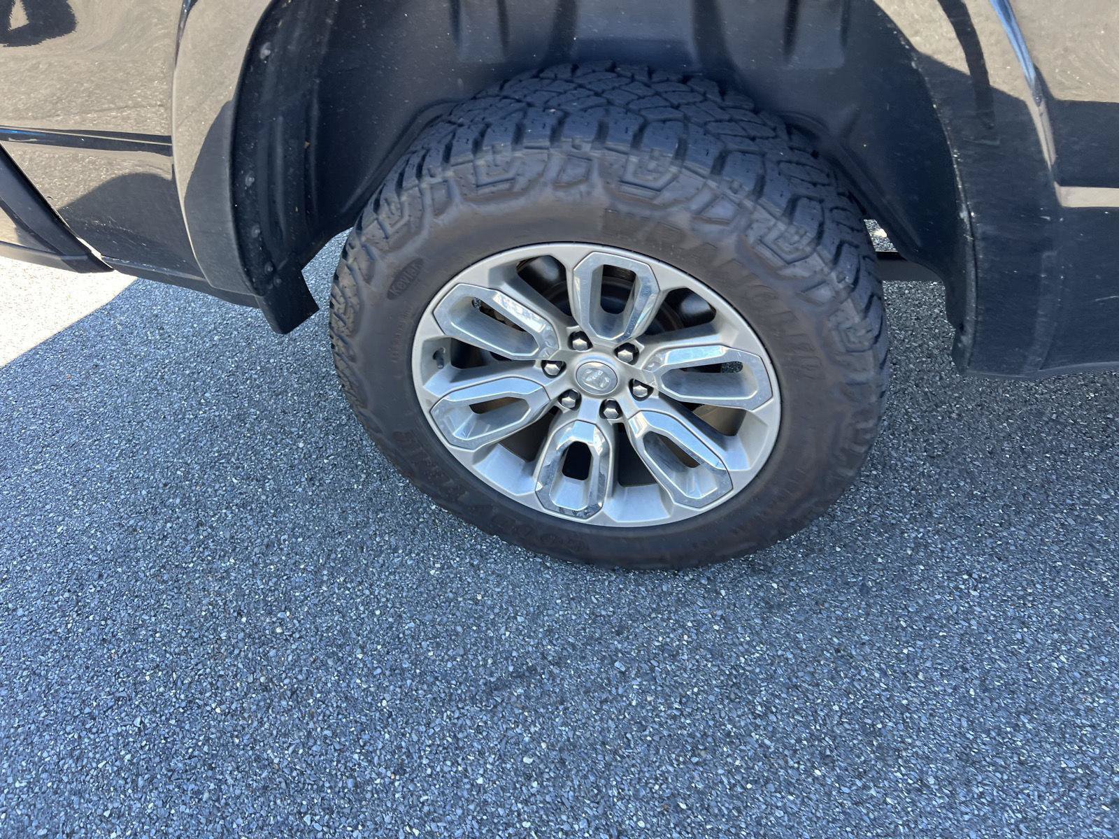 Used 2022 RAM 1500 Laramie AWD/4WD image 10