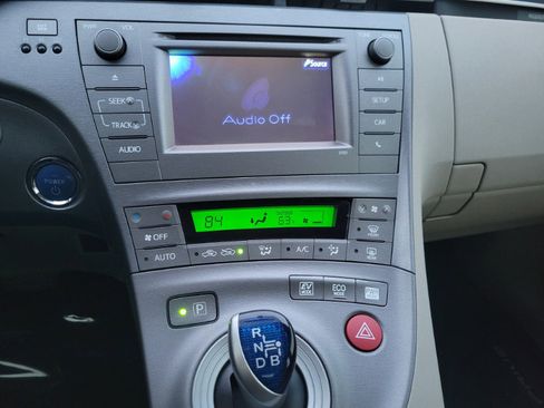 Used 2014 Toyota Prius Two image 28