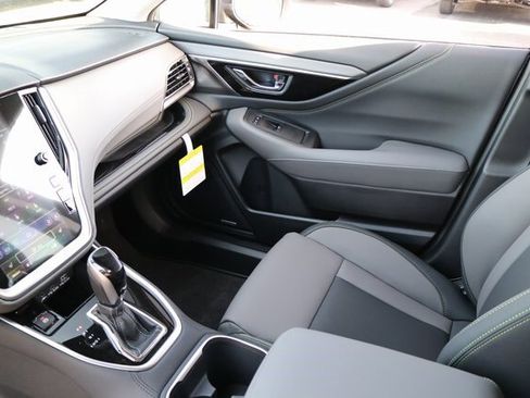 Used 2025 Subaru Outback Onyx Edition image 27
