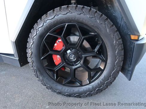 Used 2024 Tesla Cybertruck AWD Crew Cab image 62