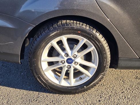 Used 2017 Ford Focus SE image 10