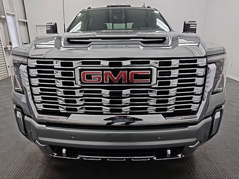 New 2026 GMC Sierra 2500 Denali w/ Denali Reserve Package image 3