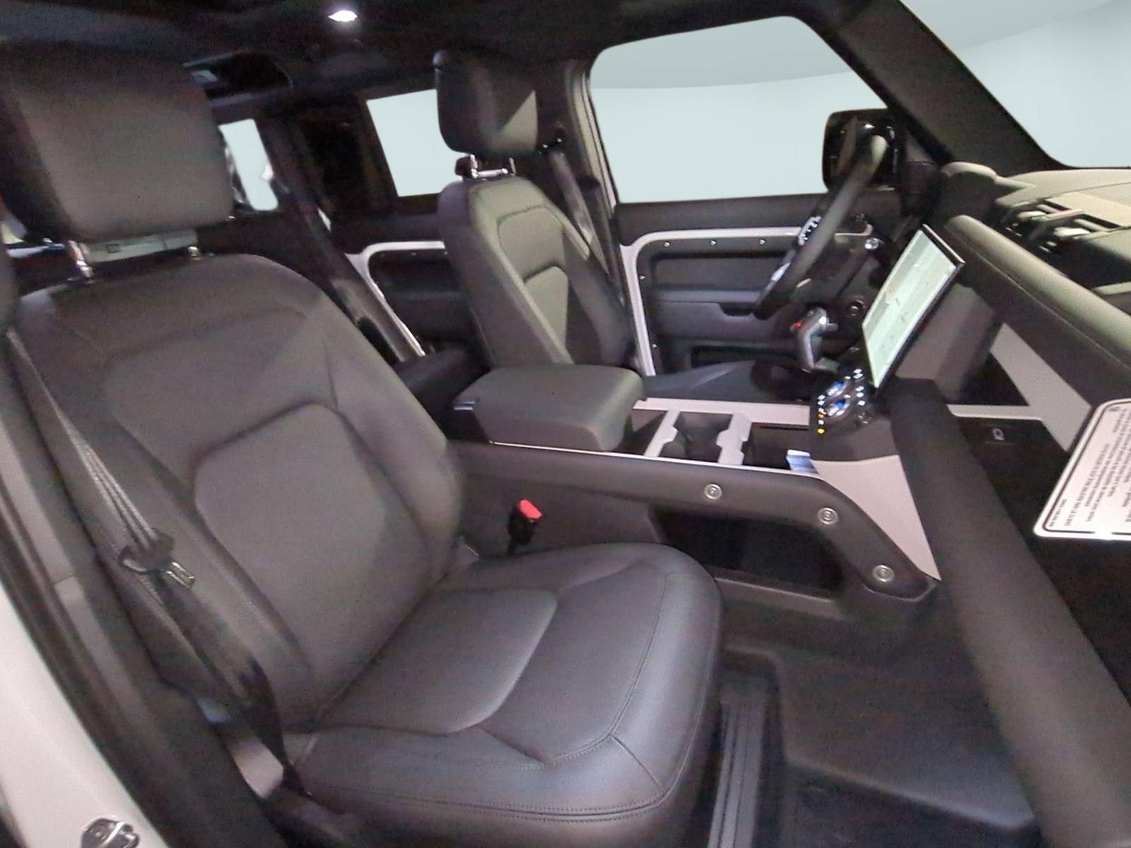 New 2026 Land Rover Defender 110 X-Dynamic SE AWD/4WD image 30