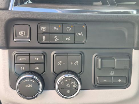 New 2026 Chevrolet Tahoe Premier w/ Sun And Tow Package AWD/4WD image 8