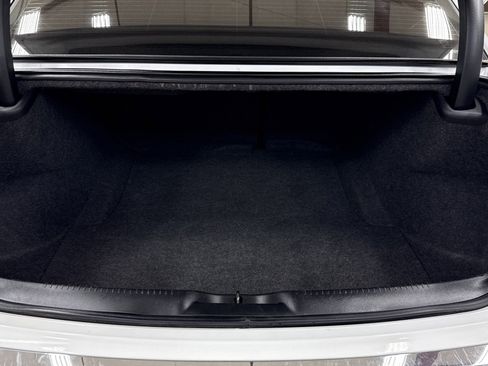 Used 2019 Chrysler 300 Limited image 26