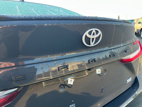 Used 2025 Toyota Camry SE image 31