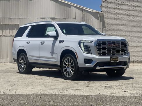 New 2026 GMC Yukon Denali w/ Denali Reserve Package AWD/4WD image 1