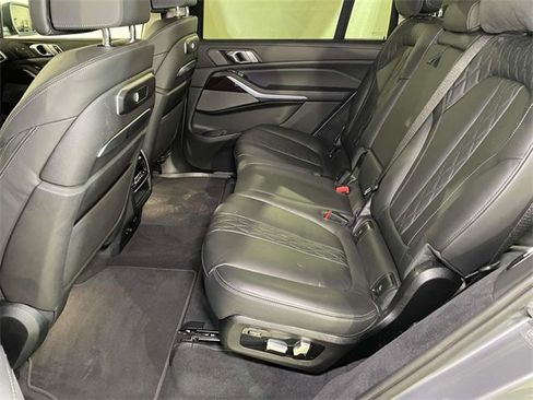 Used 2023 BMW X7 xDrive40i w/ Executive Package image 19