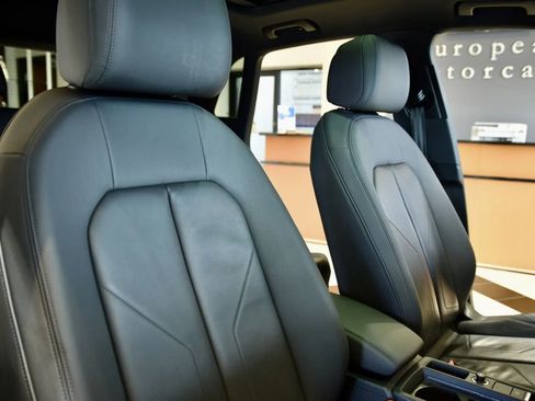 Used 2024 Audi Q3 2.0T Premium image 25