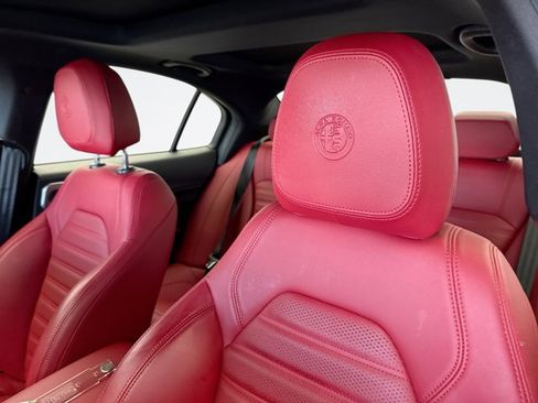 Used 2024 Alfa Romeo Giulia Veloce image 10