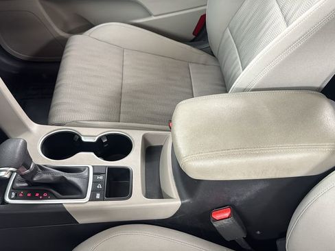 Used 2020 Kia Sportage LX image 32