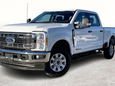 Used 2024 Ford F250 XLT w/ FX4 Off-Road Package image 14