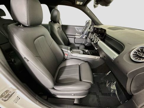 Used 2025 Mercedes-Benz GLB 250 image 27