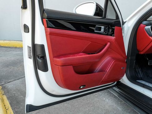 Used 2018 Porsche Panamera 4S image 57