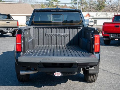 New 2025 Toyota Tacoma TRD Off-Road AWD/4WD image 5
