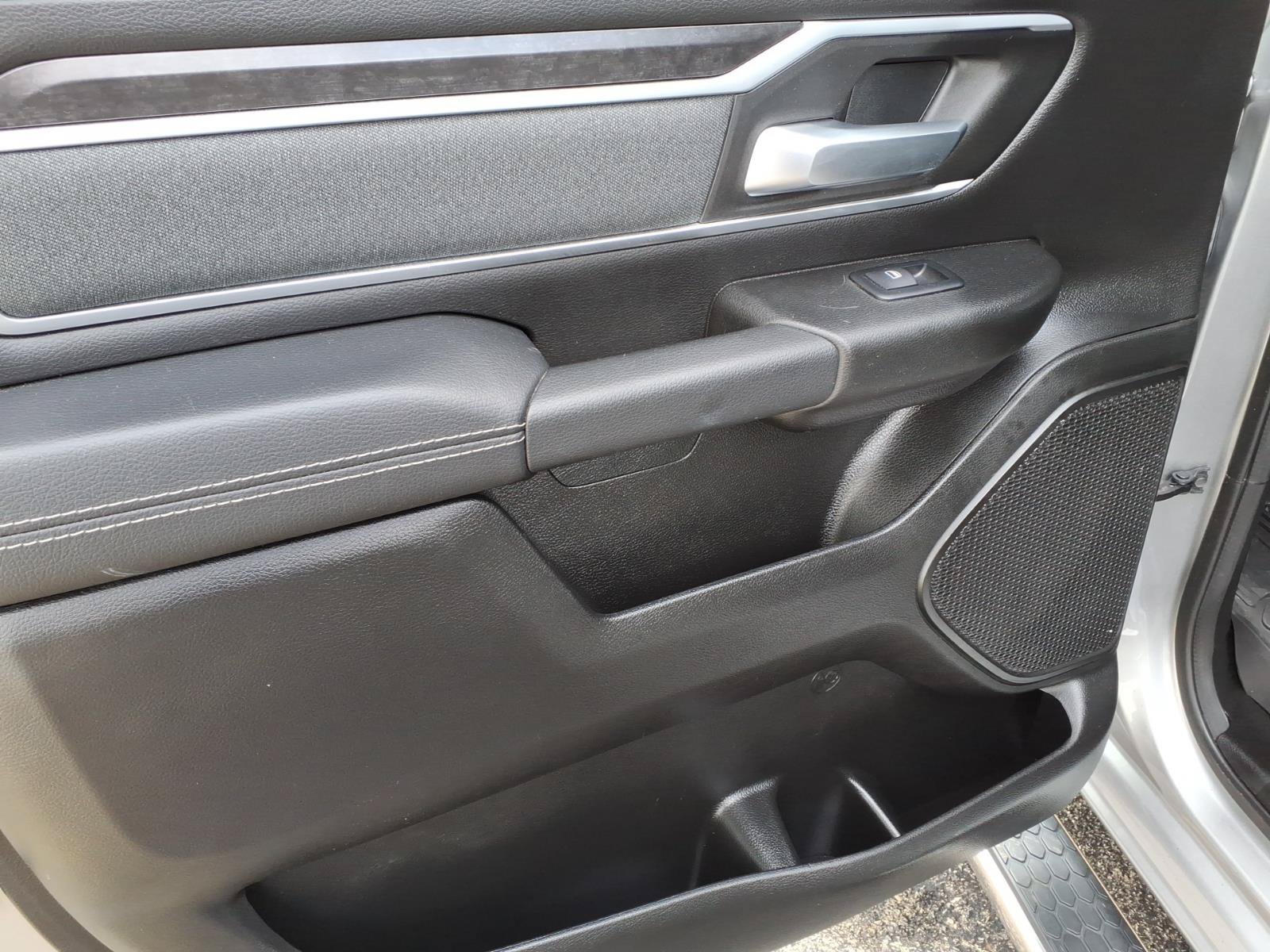 Used 2022 RAM 1500 Big Horn AWD/4WD image 17