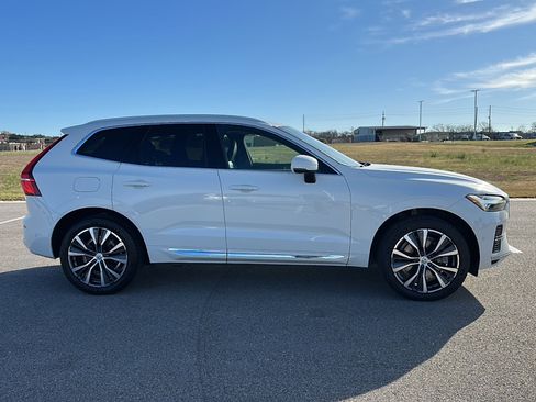 Used 2022 Volvo XC60 T8 Inscription Expression w/ Advanced Package image 9