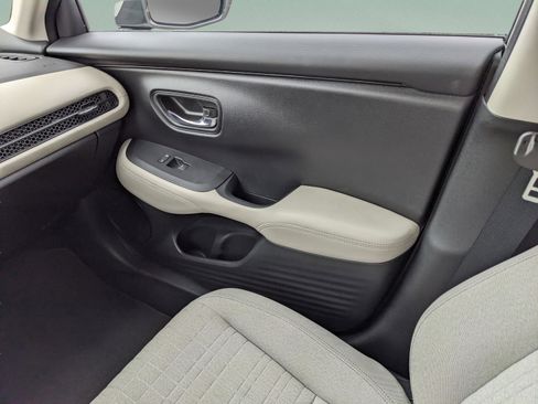 Used 2023 Honda HR-V LX image 13